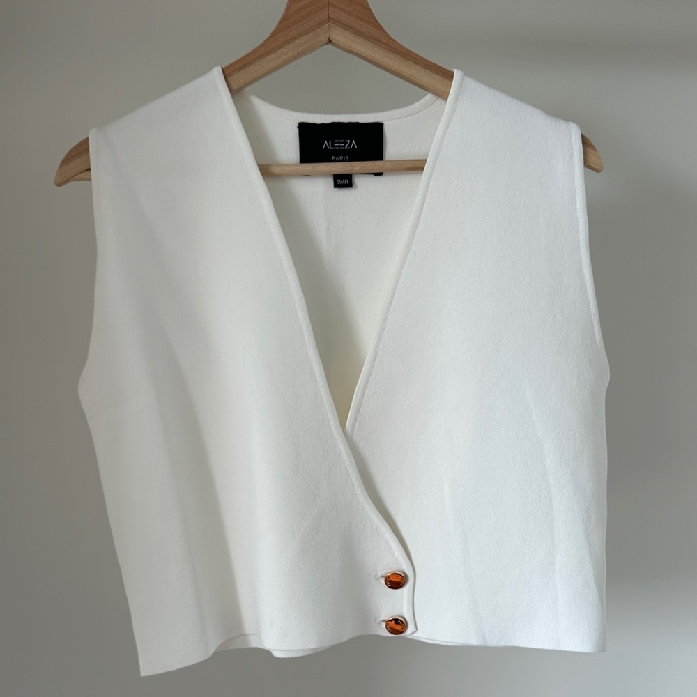 Aleeza Women's White Sleeveless Top - Picture 2 of 5